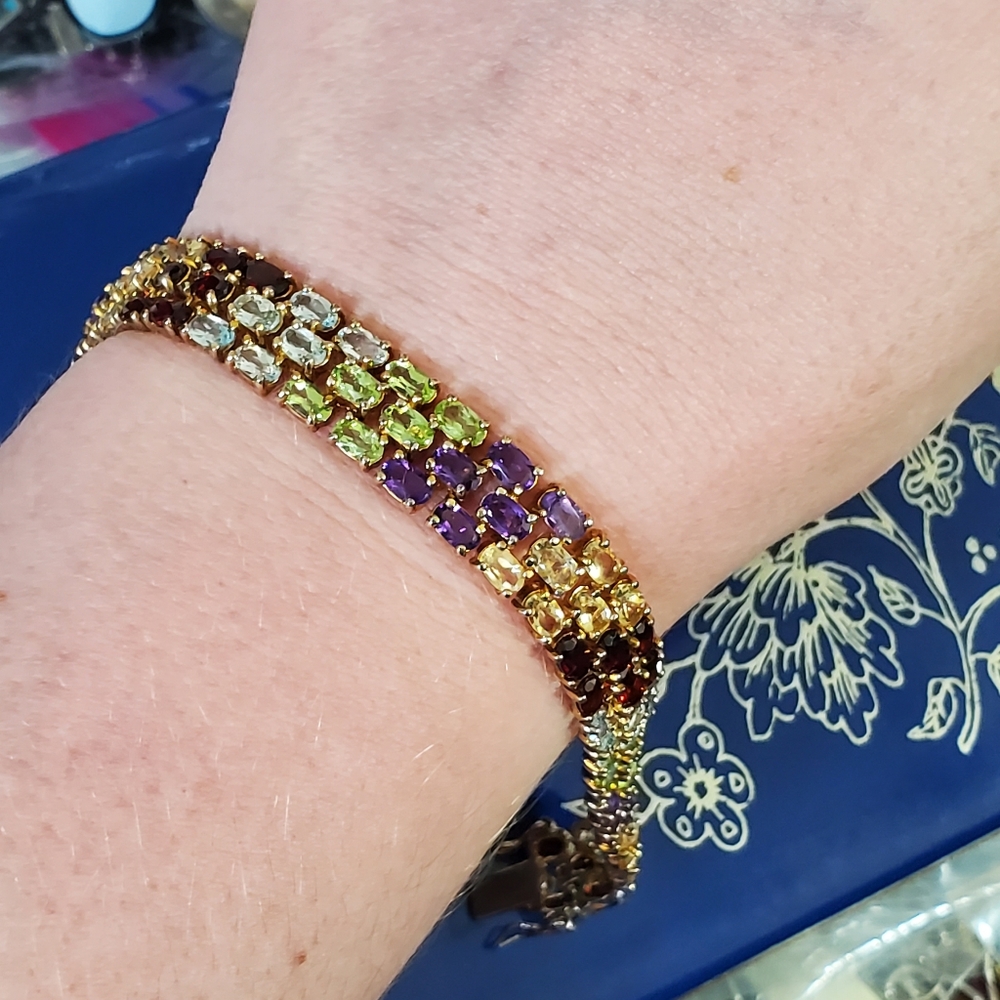 Genuine gemstone bracelet! Garnet, citrine, amethyst, peridot, blue topaz. The q